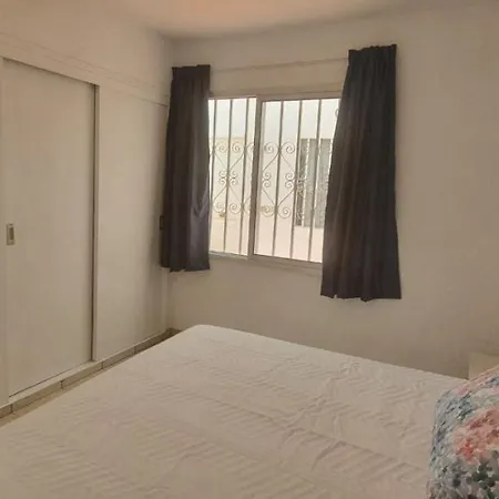 Apartamento En Edificio Villaflor San Eugenio Bajo Vistas Al Mar Apartment